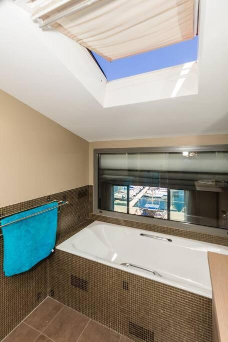 Sublime Pepite Vieux Port 2P Vue Imprenable Apartment Marseille Luaran gambar